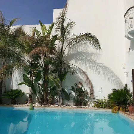 Luxuriously Renovated فيلة Siggiewi