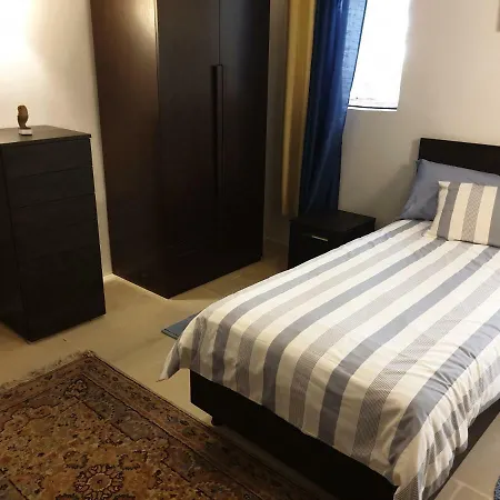别墅 Luxuriously Renovated