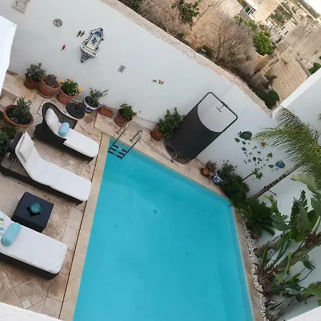 فيلة Luxuriously Renovated