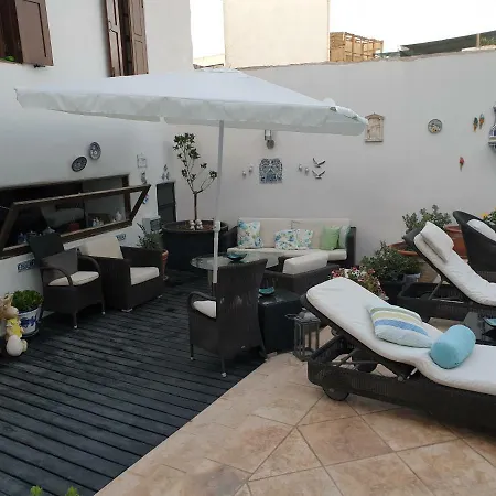 Luxuriously Renovated فيلة *